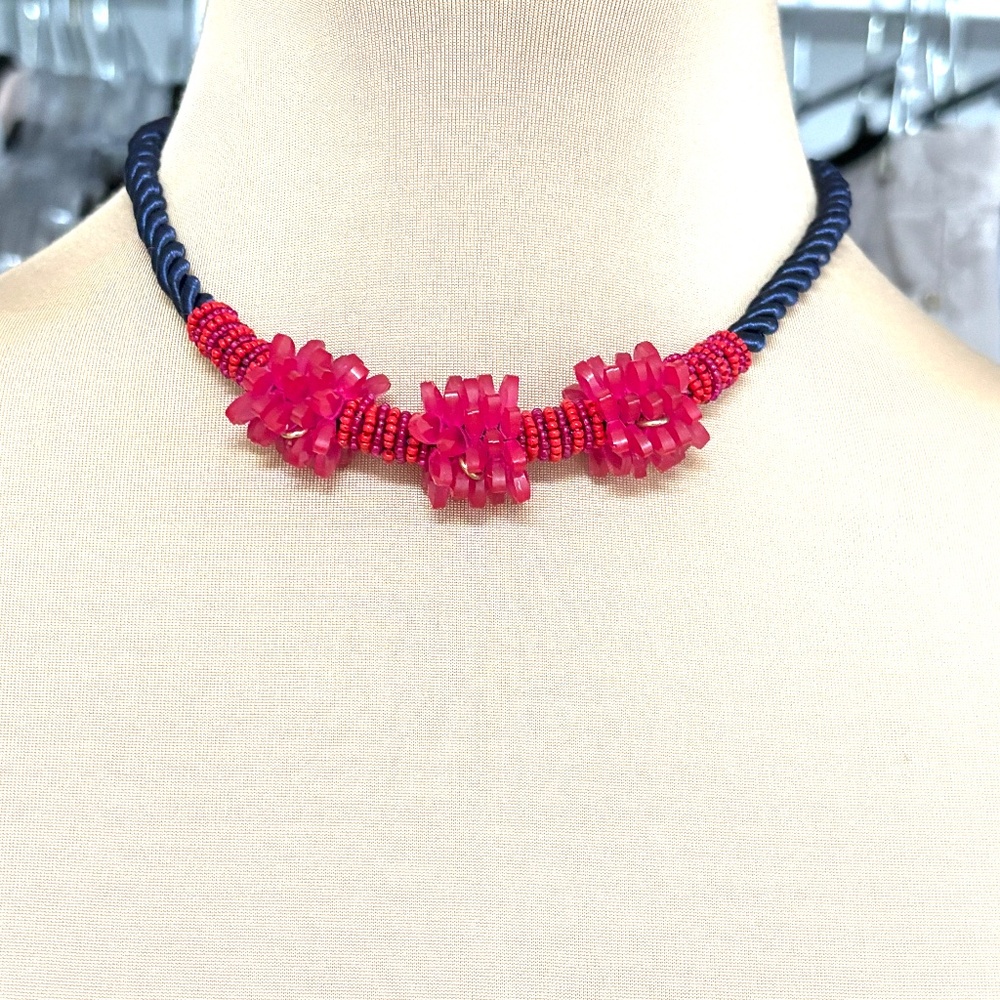 necklace ANN TAYLOR red navy 17"-19" collar length